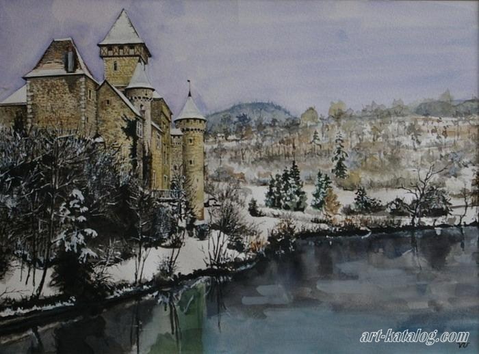 The valley of the Loue river. The castle Cleron in the winter