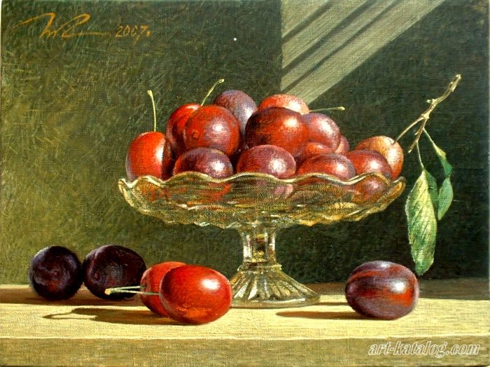 Plums in the bowl