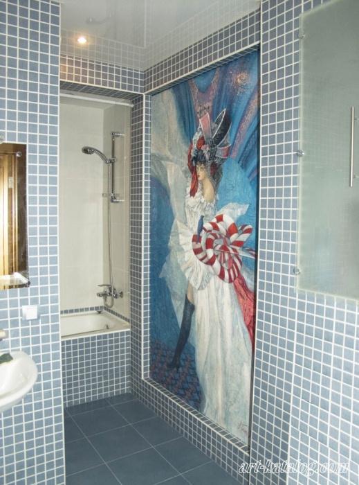 Wall painting in the bathroom
