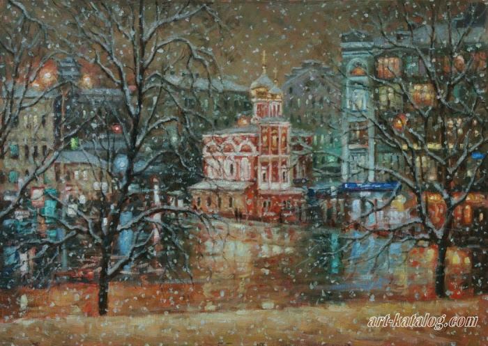 Snowfall on Slavyanskaya square