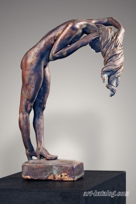 Bronze statuette Girl with wet hair