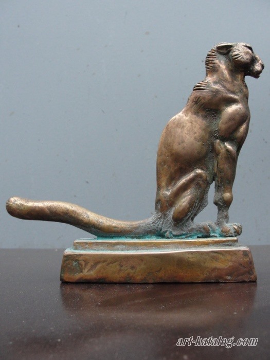 Bronze statuette Cheetah sitting