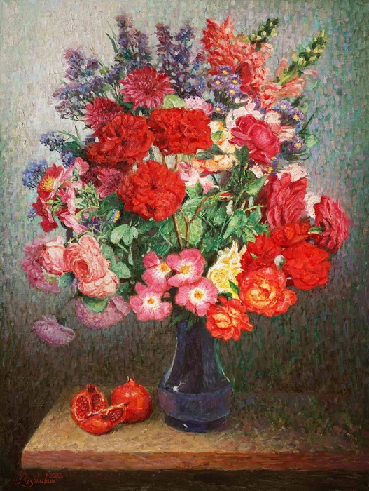 The bouquet plays with lively colors